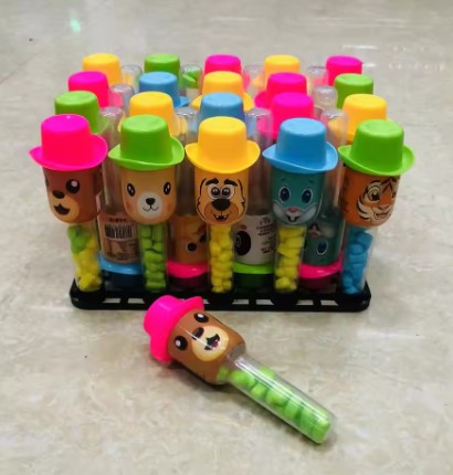 Hot Selling Wholesale Cartoon Bottle Colorful Sweet Fruit Flavor Hard Candy Toy